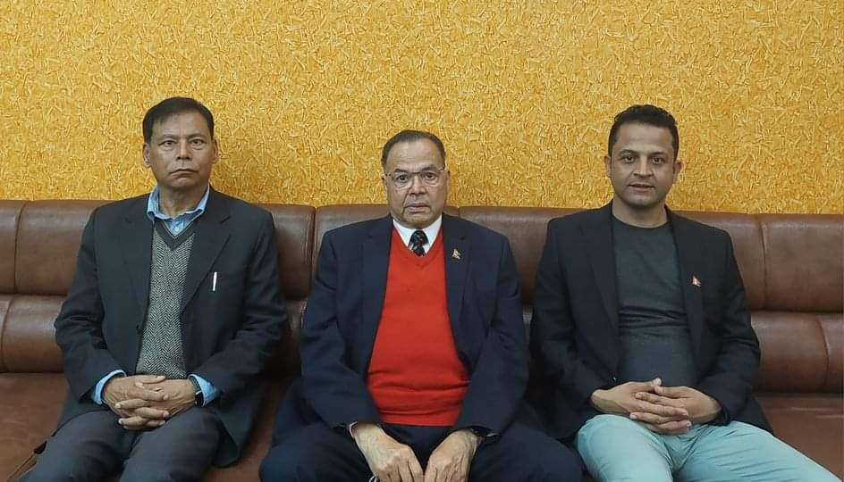 पूर्वप्रधानमन्त्री खनाल स्वदेश फिर्ता